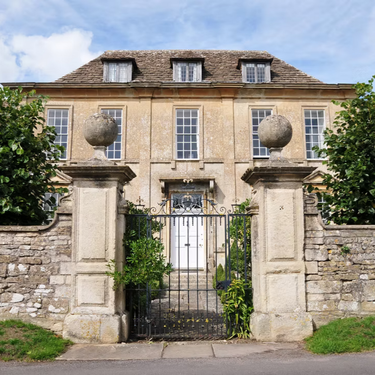 Turn House Estate Agency | Estate agent Hampton | Estate agent Hounslow | Homes for sale in Hampton | Lettings Hounslow