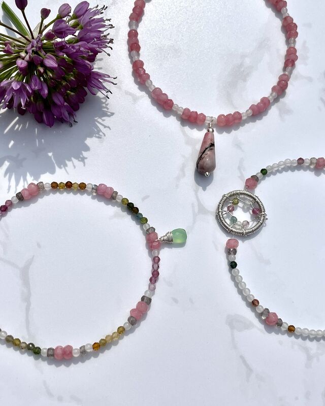 Theros Beaded stacking bracelet