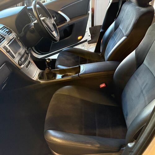 2015 (15) TOYOTA AVENSIS TOURER 2.0 D-4D DIESEL BUSISNESS EDITION 5 DOOR ESTATE 