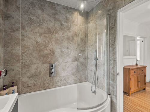 Westview Crescent, Tullibody, FK10 2TN