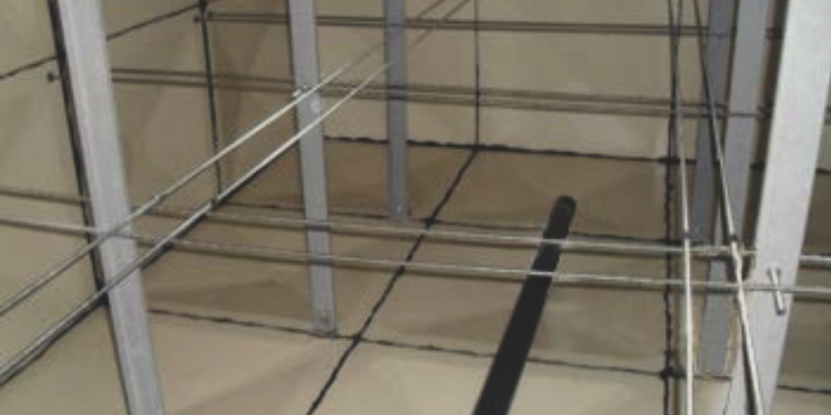 Replacement of hollow roof support struts