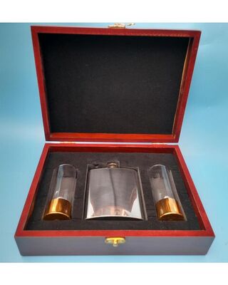 Wooden Gift boxed 7oz Polished flask & gold anodized shot glasses