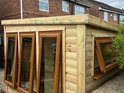 12x6 Corner Summer House