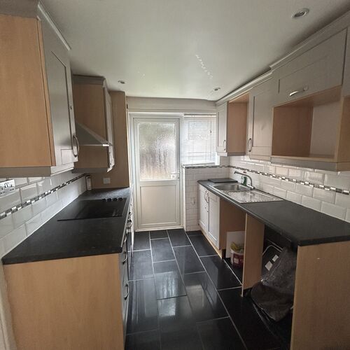 WEST BLETCHLEY - 2 BEDROOM HOUSE with GARDEN