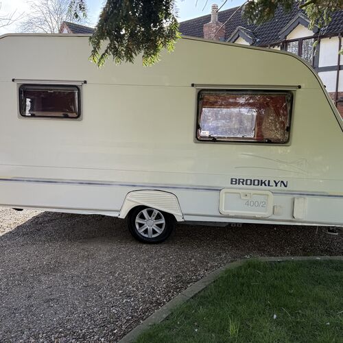 ABI Brooklyn 400-2 Caravan 2 Berth Lightweight 925kg 2001 Model - VERY TIDY EXAMPLE!