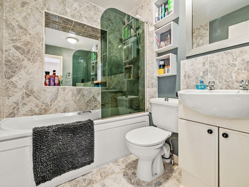 Auld Kirk Road, Tullibody, FK10 2TG