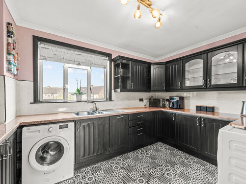 Redlands Road, Tullibody, FK10 2QH