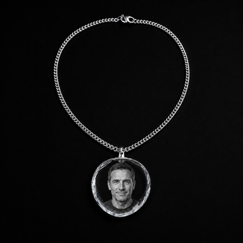 Personalised Glass Photo Pendant – 30 × 30 mm