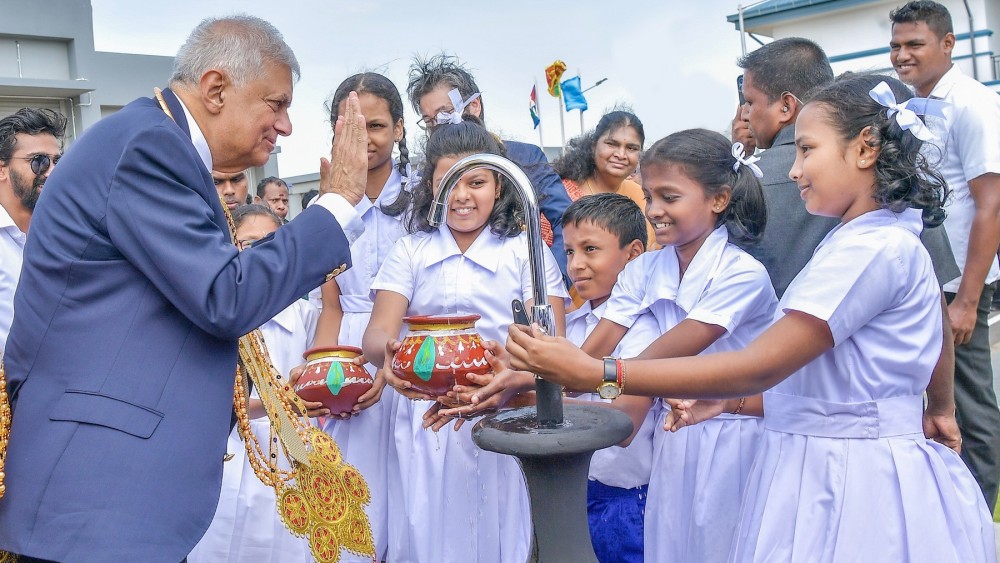 கடல் நீரை நன்னீராக்கும் திட்டத்தை  தாளையடியில் திறந்தார் ஜனாதிபதி