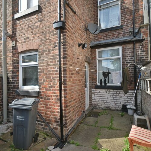 2 BEDROOM Mid Terrace For SALE