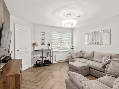 McKenna Avenue, Stoneywood, FK6 5GX