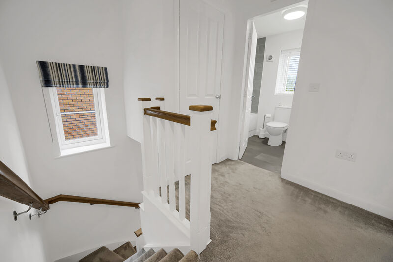 CLOS GLASCOED DINAS POWYS UNFURNISHED THREE BEDROOM DETACHED HOUSE WITH GARAGE 