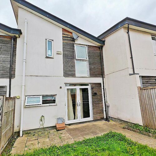 3 BEDROOM Mid Terrace For Sale