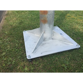 Securing of projector poles on Blackpool seafront