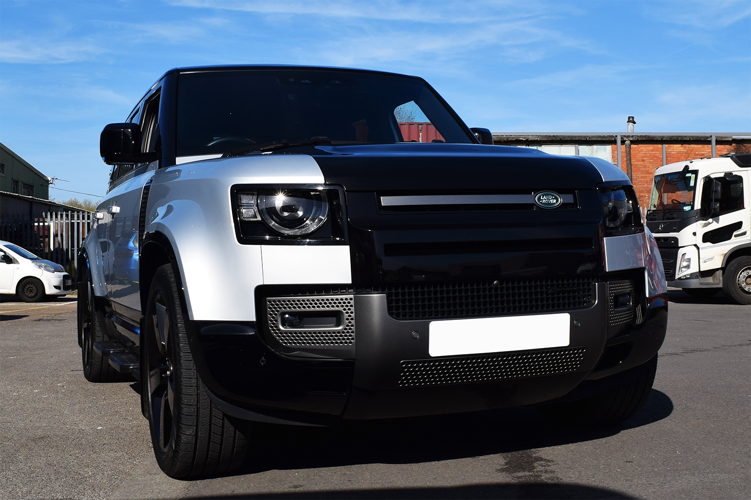 Land Rover Defender 100