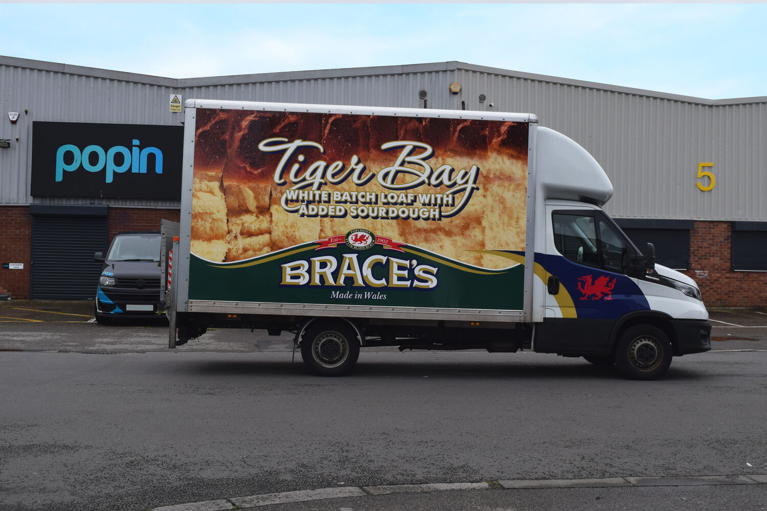 Brace's Bakery - 2x Iveco Daily Luton Box Van (Tiger Bay)