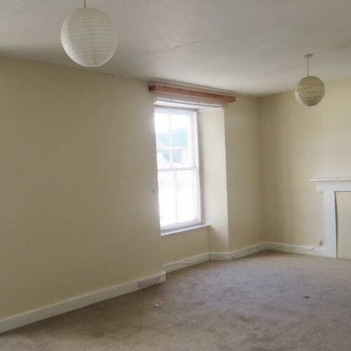 Flat 1 4 Heol Pentrerhedyn