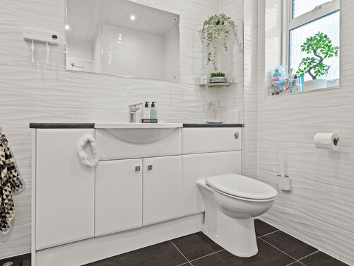 Dunvegan Avenue, Stenhousemuir, FK5 4TF