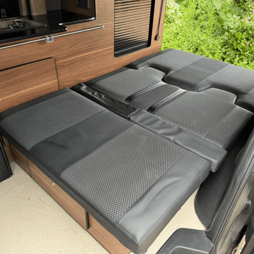 2007 Nissan Elgrand Camper Van 2.5V6 Auto 4 Berth