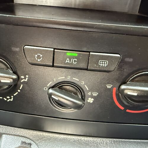 2016 Peugeot Independence 2.0 HDi Urban Campers Camper Van