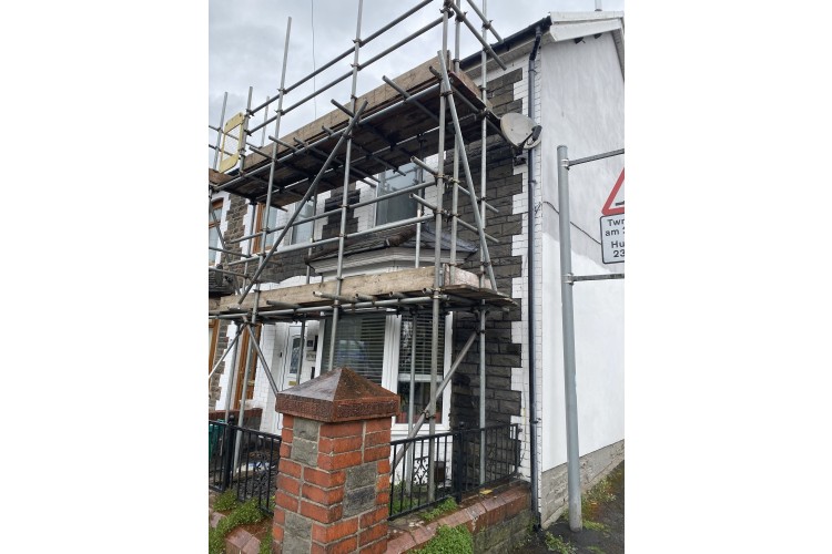 Muscle Stone & Brick Solutions | Stonework masonry builder -Reponiting-repair Cardiff | Brickwork builder -repointing -repair-Cardiff | Garden walls-extensions-patios-garages-porches-garden kitchen ovens-home structural repairs-BBQ.cardiff