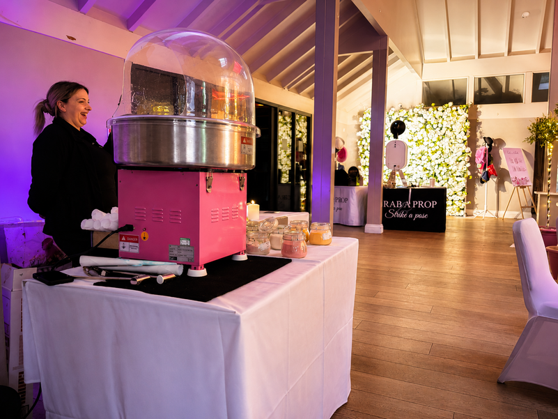 Gallery  | Pic Me! by Sweetalicious | Wedding Photo Booth Hire Hampshire | Corporate Photo Booth Hire Southampton | Luxury Photo Booth Hire Bournemouth