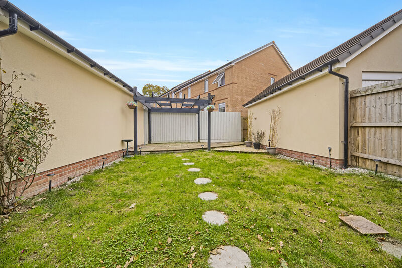 CLOS GLASCOED DINAS POWYS UNFURNISHED THREE BEDROOM DETACHED HOUSE WITH GARAGE 