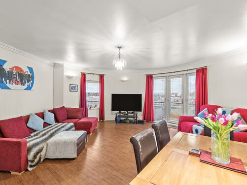 James Short Park, Falkirk, FK1 5EB