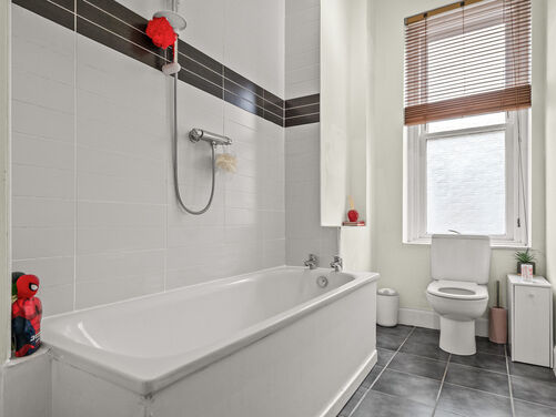 Vicar Street, Falkirk, FK1 1LL