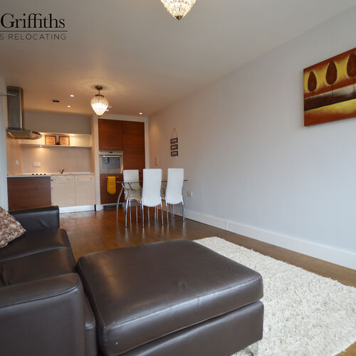 Renting in Cardiff - 2 bedroom apartment, Cardiff Bay