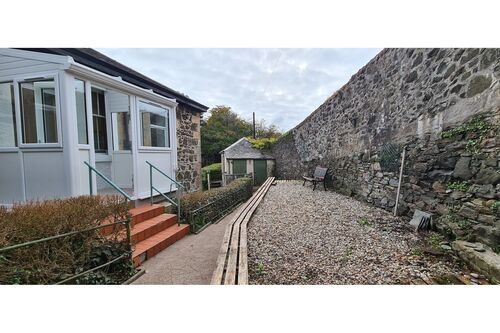 Upper Flat, Clan Villa, Bridge Street, Rothesay, Isle of Bute, PA20 0HQ