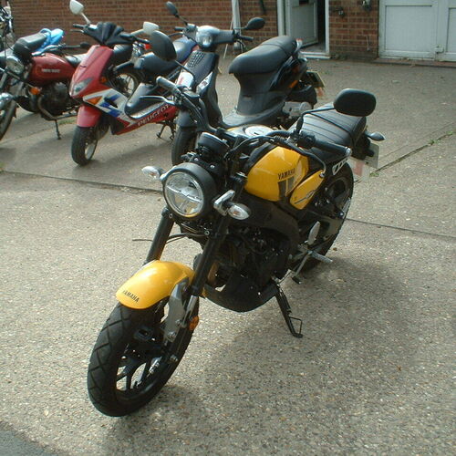 YAMAHA XSR125