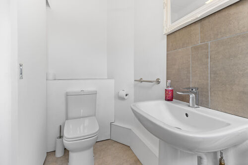 Glen Close, Polegate