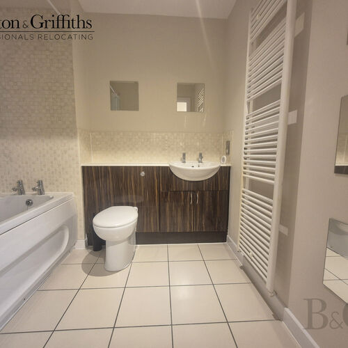 Renting in Cardiff - 2 Bedroom Apartment, Cardiff Bay- Unfurnished