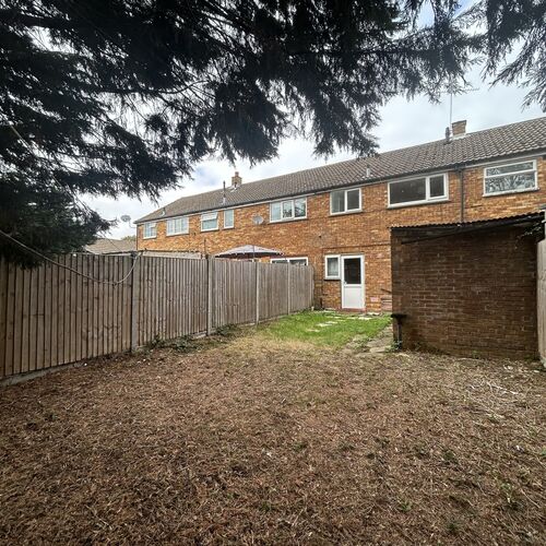 WEST BLETCHLEY - 2 BEDROOM HOUSE with GARDEN