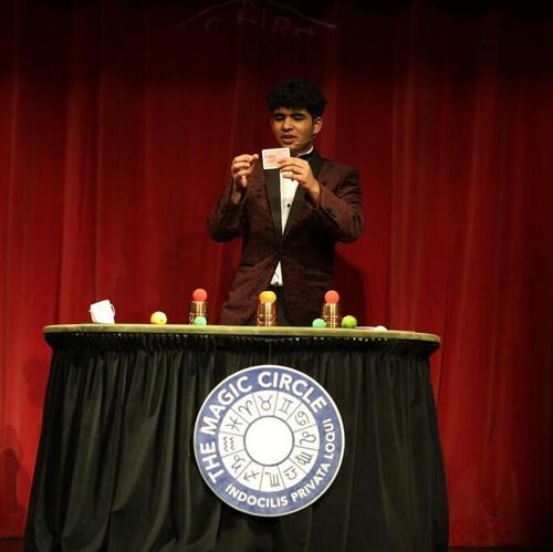 DVISHAN - Close-up magician