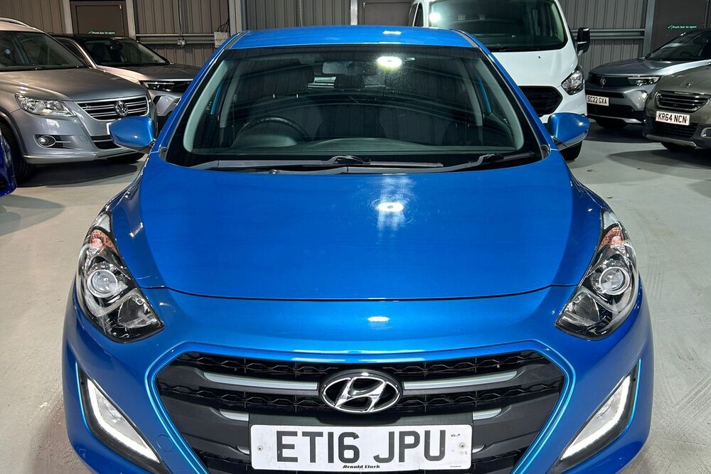 HYUNDAI i30