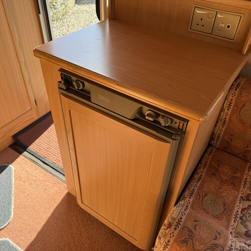 ABI Brooklyn 400-2 Caravan 2 Berth Lightweight 925kg 2001 Model - VERY TIDY EXAMPLE!