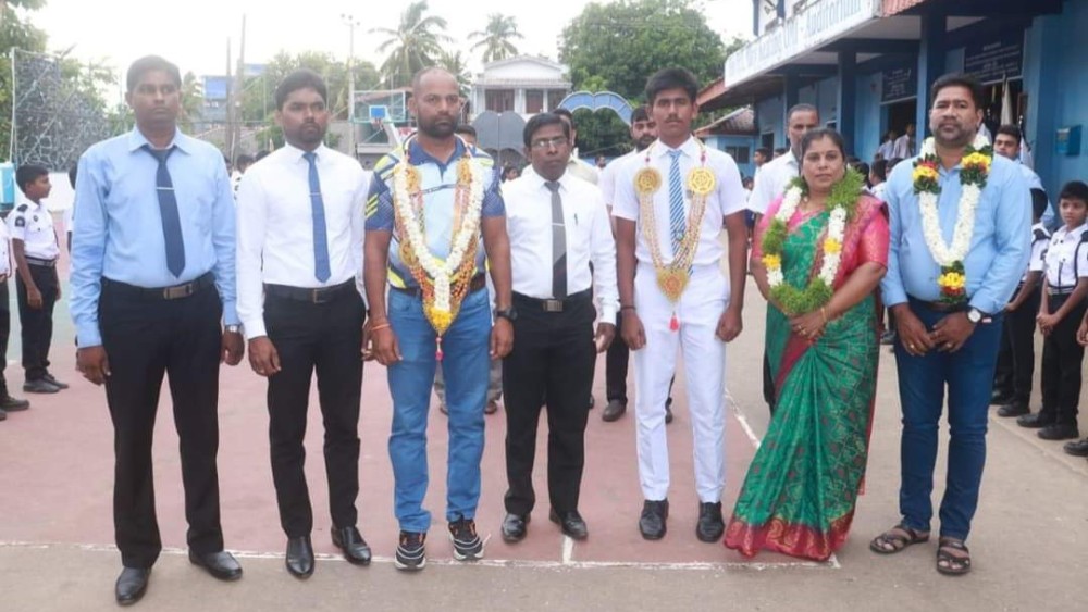 தங்கப் பதக்கம் வென்ற மாணவனுக்கு வரவேற்பு  