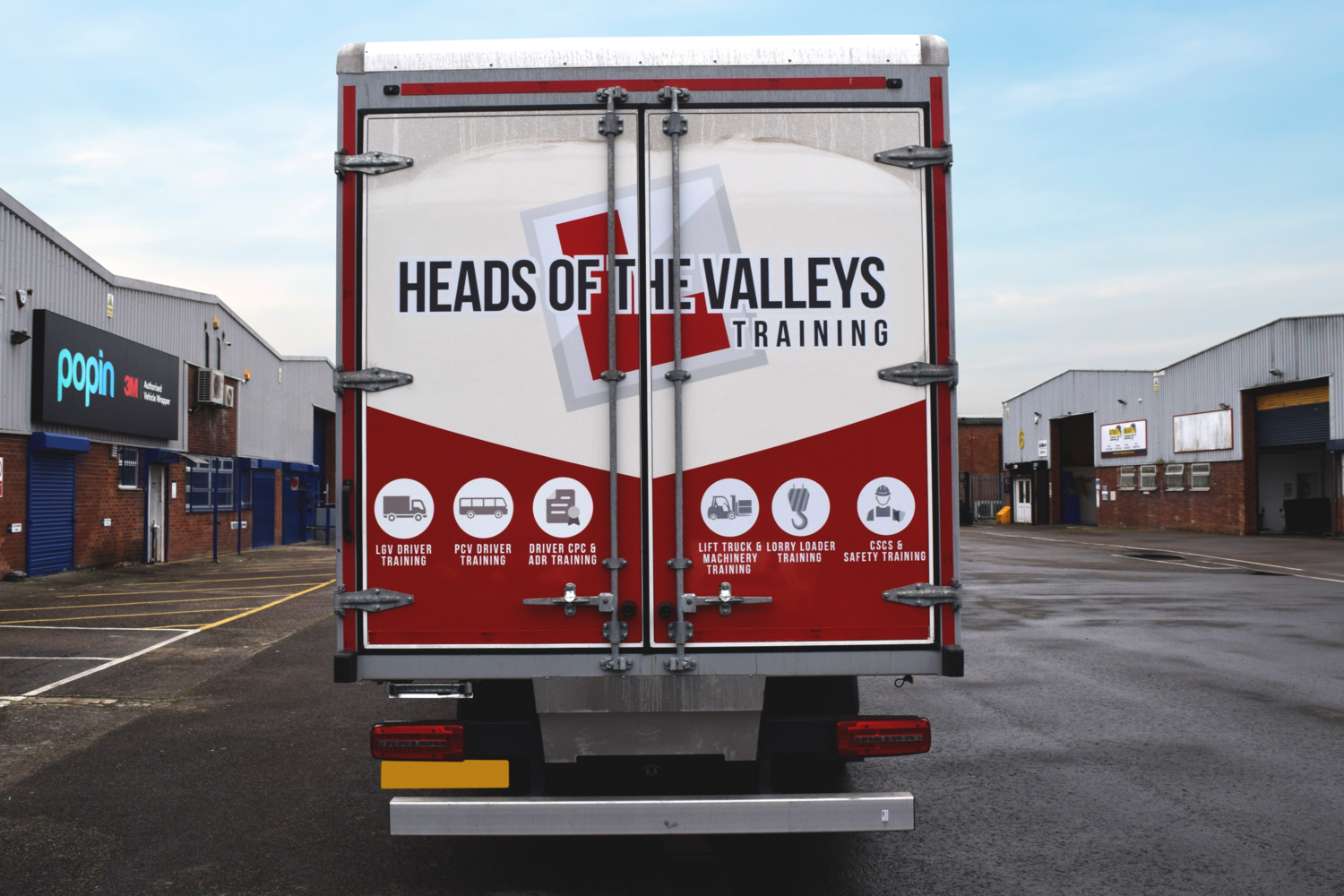 Heads of The Valleys - 2x DAF LF