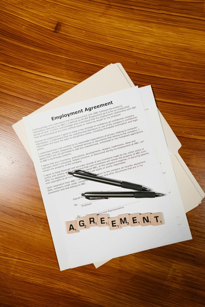 Been Given a New Employment Contract? Know Your Rights Before You Sign