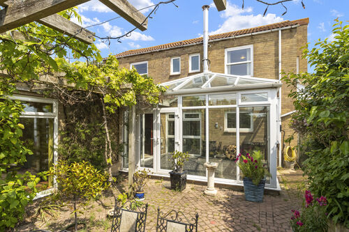 Gardner Close, Eastbourne