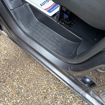 2018 Toyota Proace Camper Van 1.6TD - Urban Campers