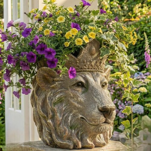 Large lion planter