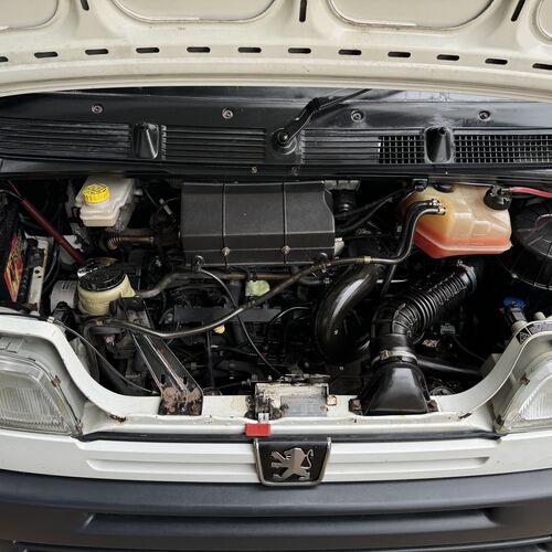 Elddis Avantgarde 100 Motorhome 5 Berth - 2002 Peugeot Boxer 2.0HDi