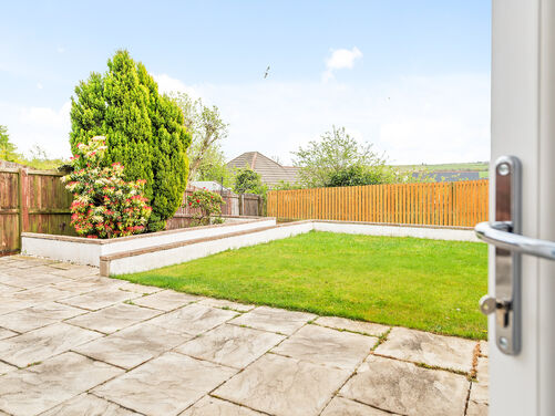 Pirleyhill Gardens, Falkirk, FK1 5NB