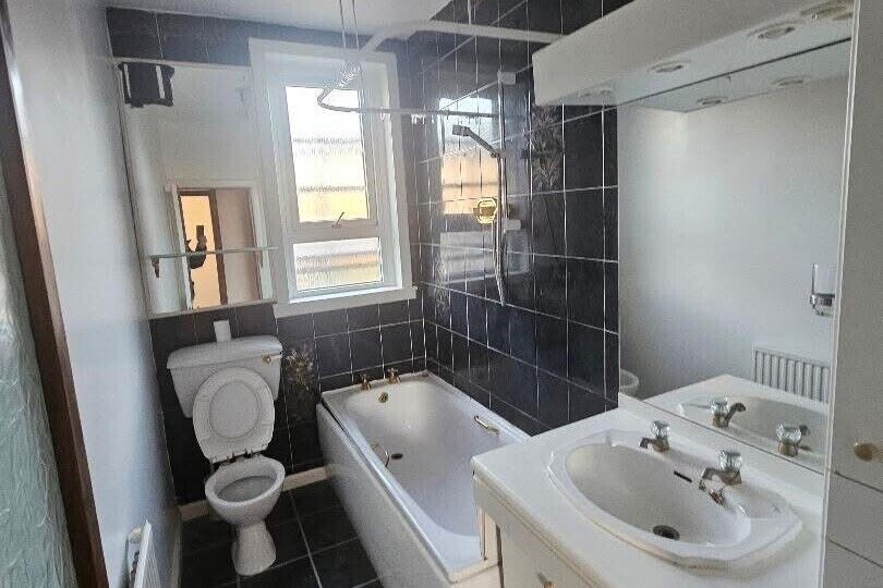 66 Lilybank Crescent