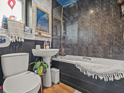 Russel Street, Falkirk, FK2 7HU