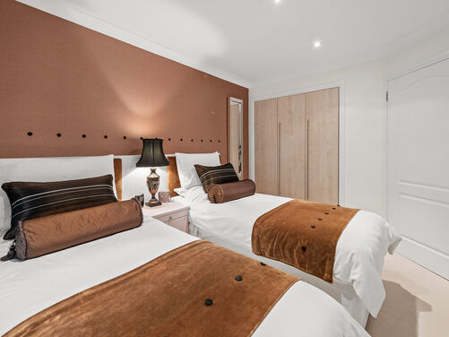 Sneddon Place, Airth, FK2 8GH