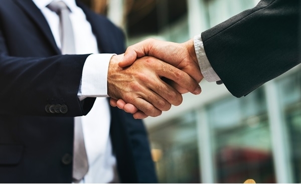 How can I persuade my neighbour to use one Agreed Surveyor?